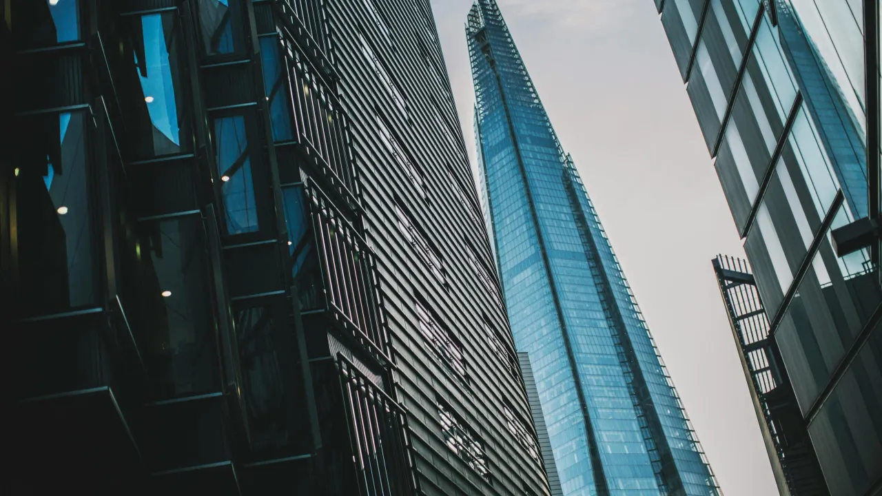 Photo between buildings of a sky scraper