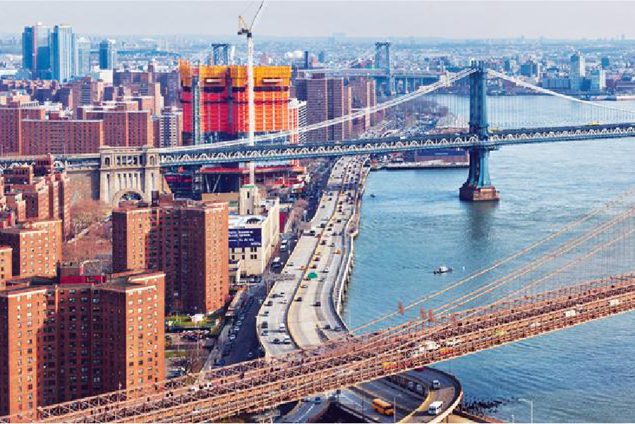 Aerial photo of the Brooklyn Bridge